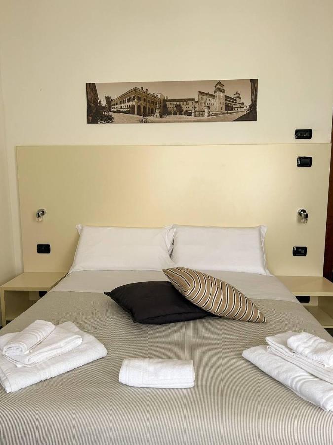 Al Castello Hotel Ferrara Exterior photo