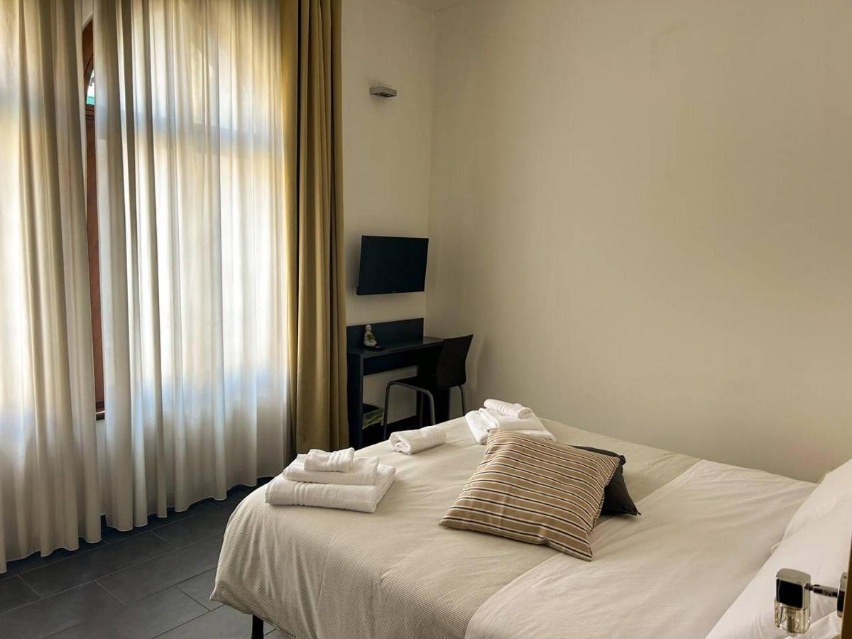 Al Castello Hotel Ferrara Exterior photo